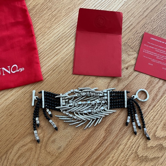 Uno de 50 bracelet Beautiful black and silver beaded bracelet with silver spikes - Picture 2 of 5